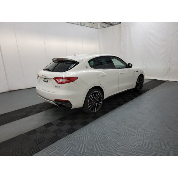 Maserati Levante  SUV 2019,  3.8 benzyna, automat - Na sprzedaż za 182 040 zł - Katowice - zdjęcie 6