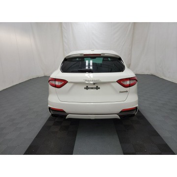 Maserati Levante  SUV 2019,  3.8 benzyna, automat - Na sprzedaż za 182 040 zł - Katowice - zdjęcie 5