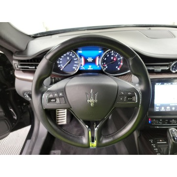 Maserati Quattroporte  Sedan/Limuzyna 2019,  3.0 benzyna, automat - Na sprzedaż za 118 080 zł - Katowice - zdjęcie 7