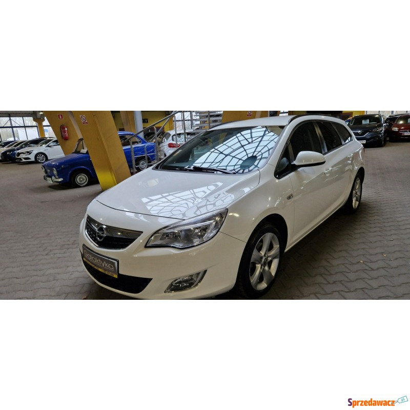 Opel Astra 2011,  1.4 benzyna - Na sprzedaż za 25 900 zł - Mysłowice