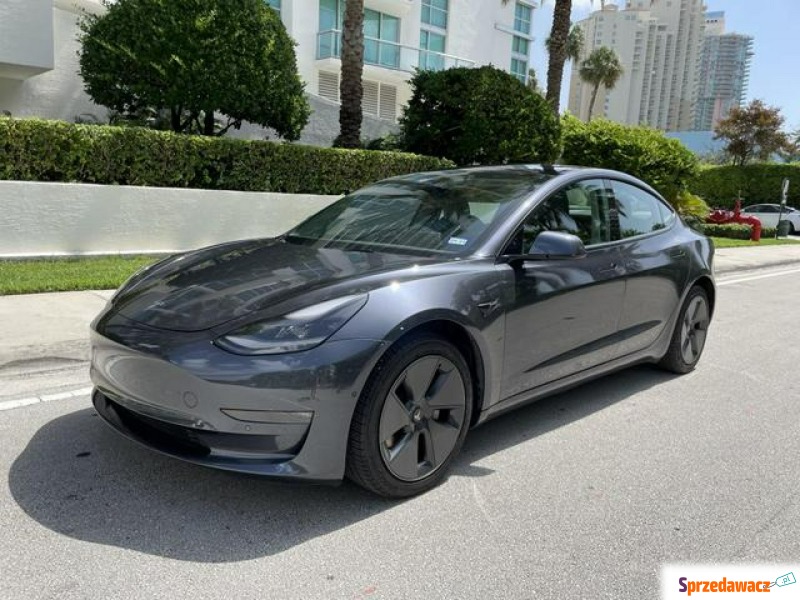 Tesla Model 3  Sedan/Limuzyna 2022,  0.0 zasilanie elektryczne - Na sprzedaż za 120 540 zł - Katowice