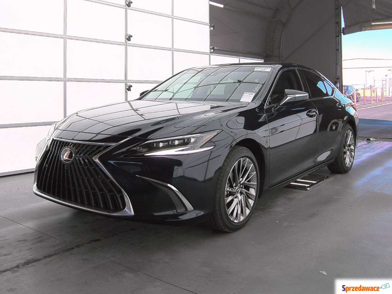 Lexus ES 2024