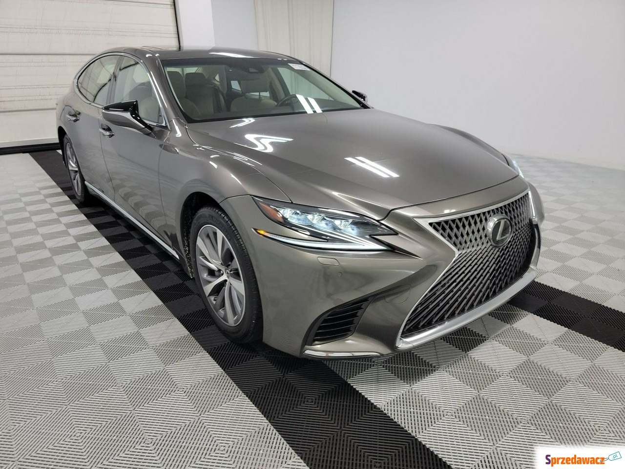 Lexus LS 2018