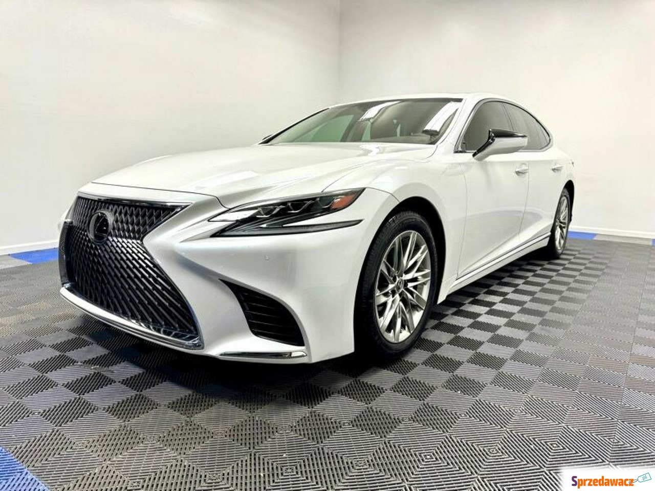 Lexus LS 2018