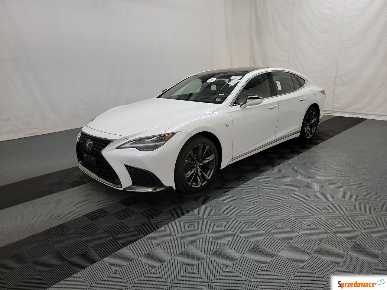 Lexus LS 2023