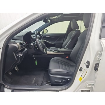 Lexus IS  Sedan/Limuzyna 2020,  3.5 benzyna, automat - Na sprzedaż za 109 470 zł - Katowice - zdjęcie 8