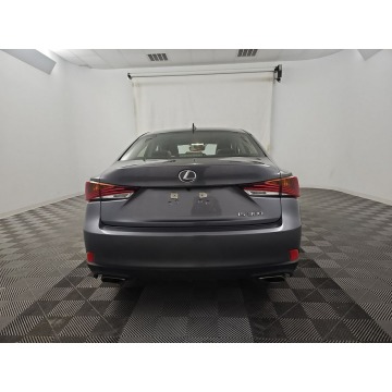 Lexus IS  Sedan/Limuzyna 2020,  2.0 benzyna, automat - Na sprzedaż za 91 020 zł - Katowice - zdjęcie 5