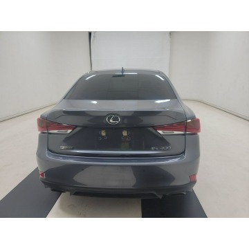 Lexus IS  Sedan/Limuzyna 2020,  3.5 benzyna, automat - Na sprzedaż za 92 250 zł - Katowice - zdjęcie 4