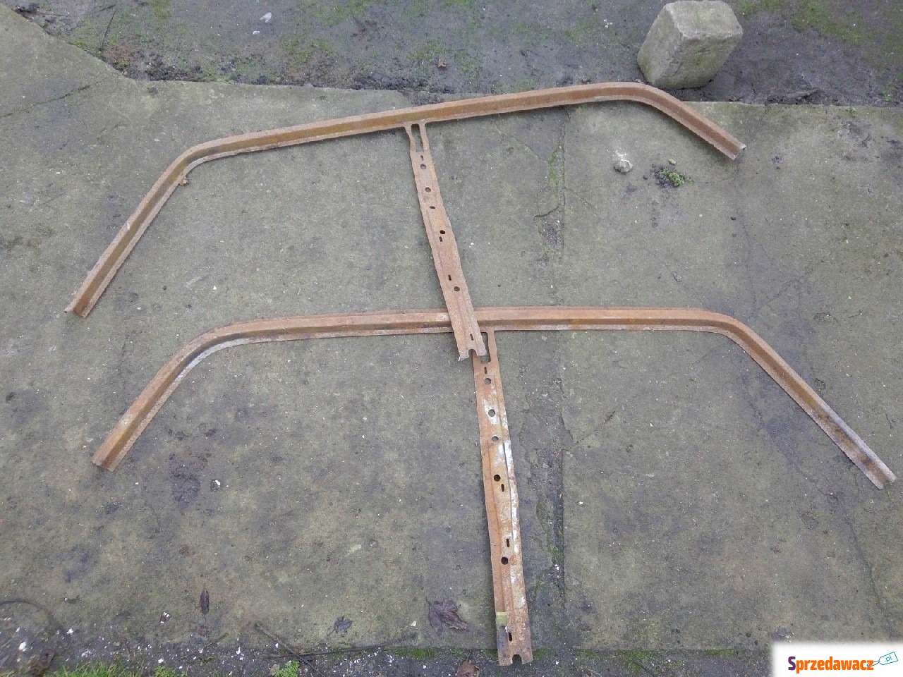 Element dachu słupek Fiat 125p...
