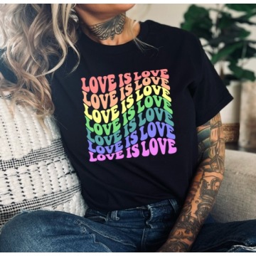 koszulka z tęczą , koszulka z motywem love is love