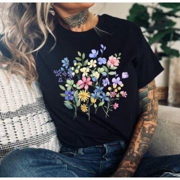 czarna koszulka kwiatki