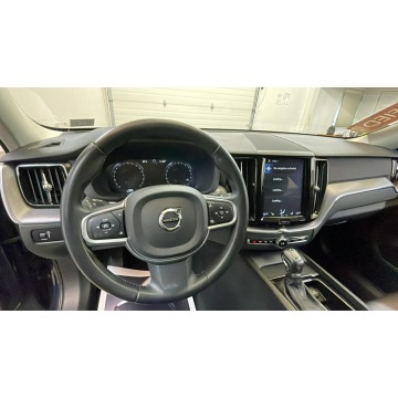Volvo   SUV 2020,  2.0 hybryda, automat - Na sprzedaż za 82 410 zł - Katowice - zdjęcie 8