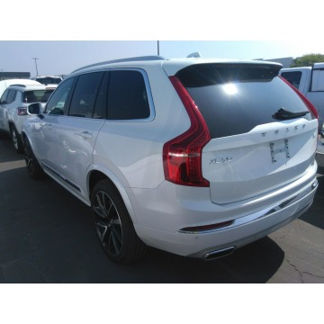 Volvo   SUV 2021,  2.0 hybryda, automat - Na sprzedaż za 148 830 zł - Katowice - zdjęcie 4