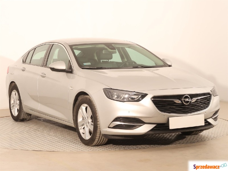 Opel Insignia  Hatchback 2019,  1.5 benzyna - Na sprzedaż za 59 348 zł - Kielce