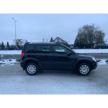 Skoda Yeti  SUV 2012,  1.2 benzyna, automat - Na sprzedaż za 29 999 zł - Nowa Wieś Rzeczna - zdjęcie 4