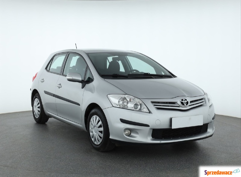 Toyota Auris  Hatchback 2013,  1.4 benzyna - Na sprzedaż za 35 999 zł - Piaseczno