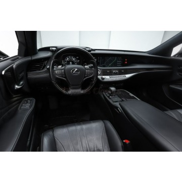 Lexus LS  Sedan/Limuzyna 2018,  3.4 benzyna, automat - Na sprzedaż za 150 060 zł - Katowice - zdjęcie 6