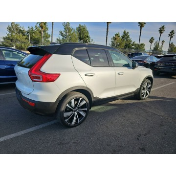 Volvo   SUV 2022 elektryczny, automat - Na sprzedaż za 116 850 zł - Katowice - zdjęcie 6