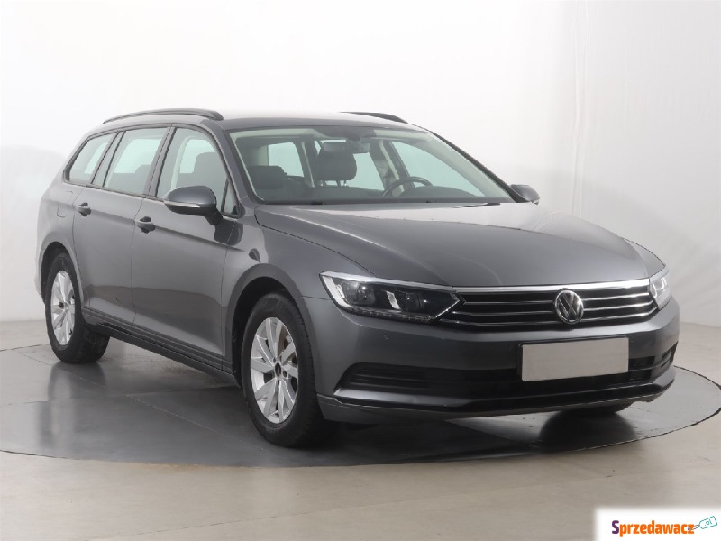 Volkswagen Passat  Kombi 2016,  1.4 benzyna - Na sprzedaż za 50 405 zł - Katowice