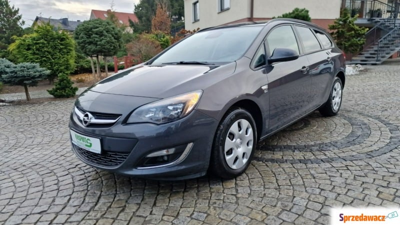 Opel Astra 2012,  2.0 diesel - Na sprzedaż za 22 900 zł - Głogówek