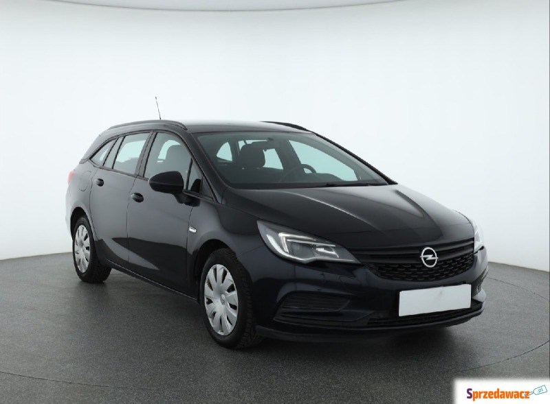 Opel Astra  Kombi 2018,  1.6 diesel - Na sprzedaż za 35 999 zł - Piaseczno