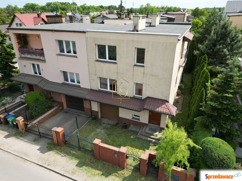 Sprzedam dom Wrocław - ,  pow.  238 m2,  działka:   231 m2