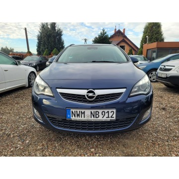 Opel Astra 2011,  2.0 diesel - Na sprzedaż za 27 900 zł - Lębork - zdjęcie 3