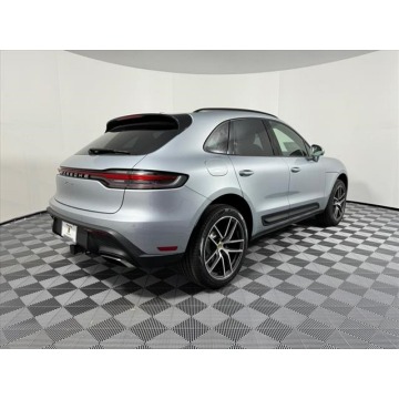 Porsche Macan  SUV 2024,  2.0 benzyna, automat - Na sprzedaż za 236 160 zł - Katowice - zdjęcie 4