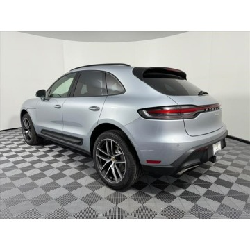 Porsche Macan  SUV 2024,  2.0 benzyna, automat - Na sprzedaż za 236 160 zł - Katowice - zdjęcie 3