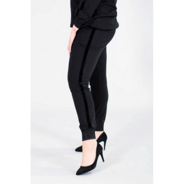 Czarne spodnie dresowe ze ściągaczem - VALENCIA