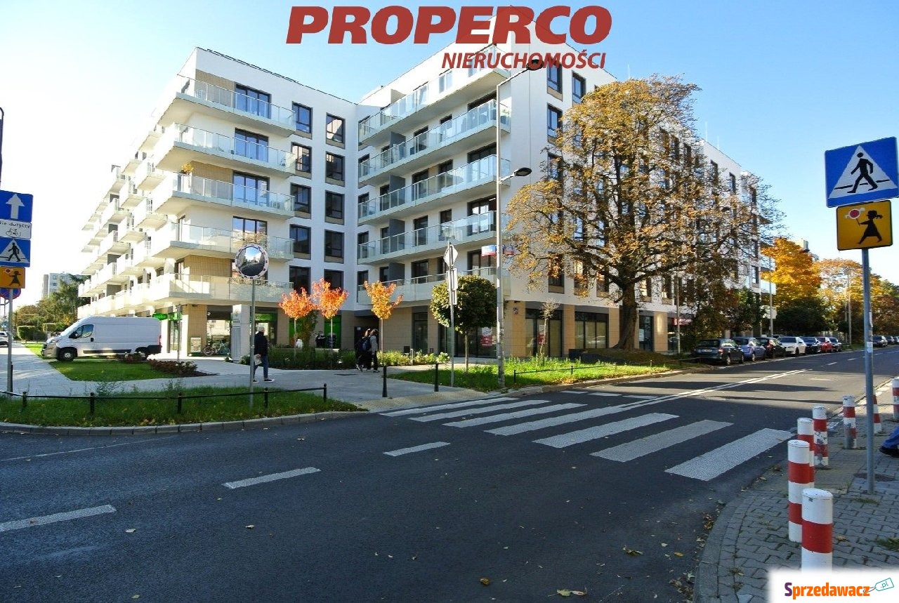 Lokal 81m2, front, Wola, metro...