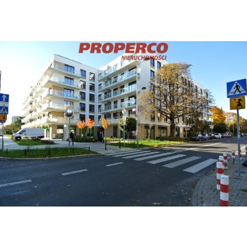 Lokal 81m2, front, Wola, metro Ks. Janusza