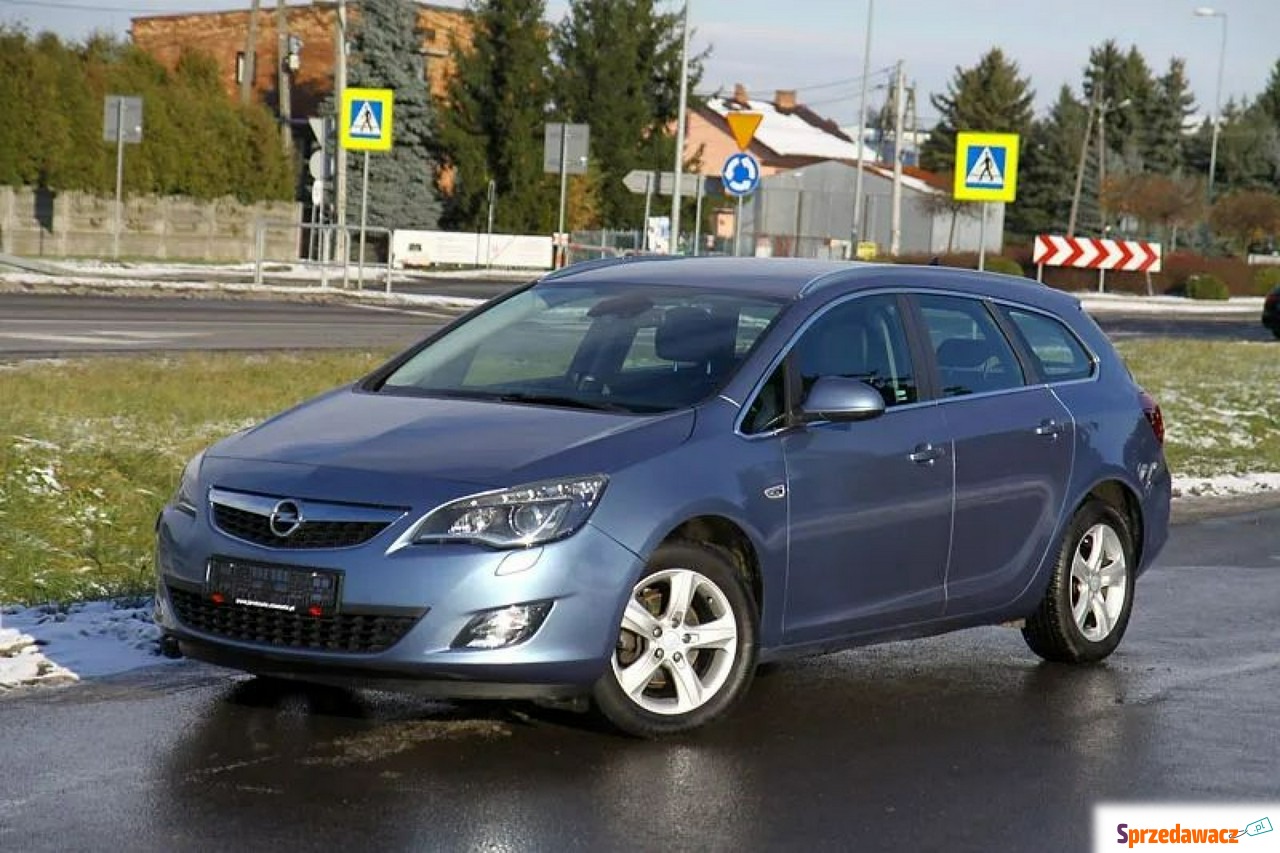 Opel Astra 2011