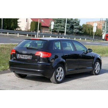 Audi A3  Liftback 2011,  1.6 diesel, automat - Na sprzedaż za 32 900 zł - Dojazdów - zdjęcie 2