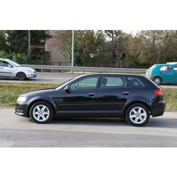 Audi A3  Liftback 2011,  1.6 diesel, automat - Na sprzedaż za 32 900 zł - Dojazdów - zdjęcie 6
