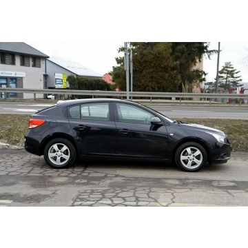 Chevrolet Cruze  Liftback 2011,  1.6 benzyna - Na sprzedaż za 21 900 zł - Dojazdów - zdjęcie 6