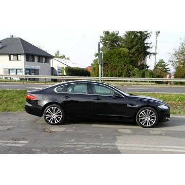 Jaguar XF  Sedan/Limuzyna 2018,  2.0 diesel, automat - Na sprzedaż za 95 900 zł - Dojazdów - zdjęcie 3