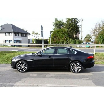 Jaguar XF  Sedan/Limuzyna 2018,  2.0 diesel, automat - Na sprzedaż za 95 900 zł - Dojazdów - zdjęcie 8