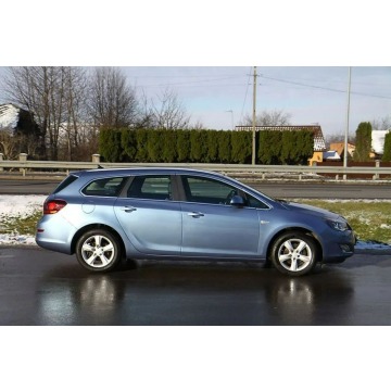 Opel Astra 2011,  1.4 benzyna - Na sprzedaż za 22 900 zł - Dojazdów - zdjęcie 3