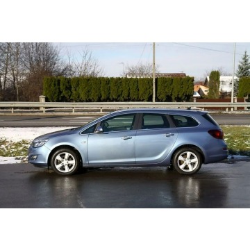 Opel Astra 2011,  1.4 benzyna - Na sprzedaż za 22 900 zł - Dojazdów - zdjęcie 6