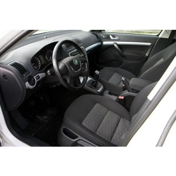 Skoda Octavia 2012,  1.6 diesel - Na sprzedaż za 29 900 zł - Dojazdów - zdjęcie 7