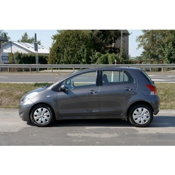 Toyota Yaris  Sedan/Limuzyna 2009,  1.3 benzyna - Na sprzedaż za 19 900 zł - Dojazdów - zdjęcie 6