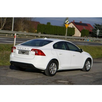 Volvo S60  Sedan/Limuzyna 2012,  1.6 diesel - Na sprzedaż za 33 900 zł - Dojazdów - zdjęcie 2