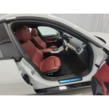 BMW Seria 4  Sedan/Limuzyna 2024,  2.0 benzyna, automat - Na sprzedaż za 148 830 zł - Katowice - zdjęcie 9