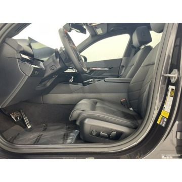 BMW   Sedan/Limuzyna 2024 elektryczny, automat - Na sprzedaż za 276 750 zł - Katowice - zdjęcie 8