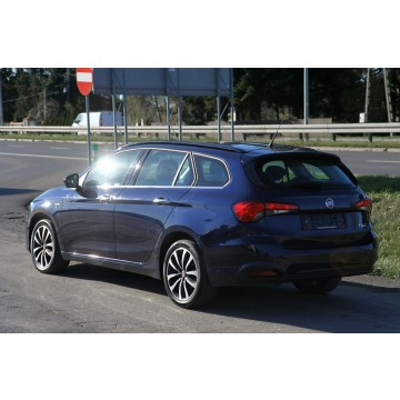 Fiat Tipo 2017,  1.6 diesel, automat - Na sprzedaż za 39 900 zł - Dojazdów - zdjęcie 5