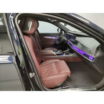 BMW Seria 7  Sedan/Limuzyna 2023,  3.0 benzyna, automat - Na sprzedaż za 416 970 zł - Katowice - zdjęcie 9