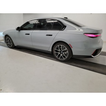 BMW Seria 7  Sedan/Limuzyna 2023,  3.0 benzyna, automat - Na sprzedaż za 424 350 zł - Katowice - zdjęcie 4
