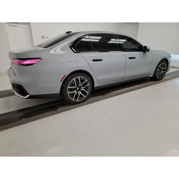 BMW Seria 7  Sedan/Limuzyna 2023,  3.0 benzyna, automat - Na sprzedaż za 424 350 zł - Katowice - zdjęcie 5