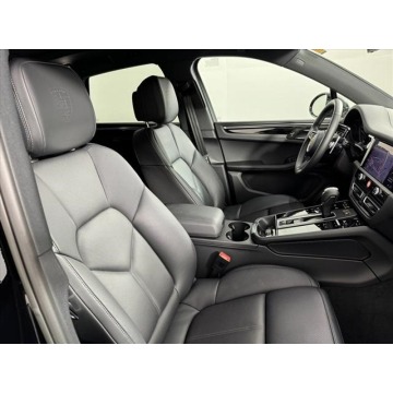 Porsche Macan  SUV 2024,  2.0 benzyna, automat - Na sprzedaż za 215 250 zł - Katowice - zdjęcie 10